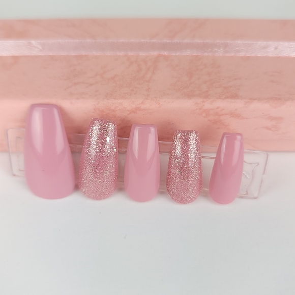 Glamour Nails (Press-on Nails) - Picture 3 of 8